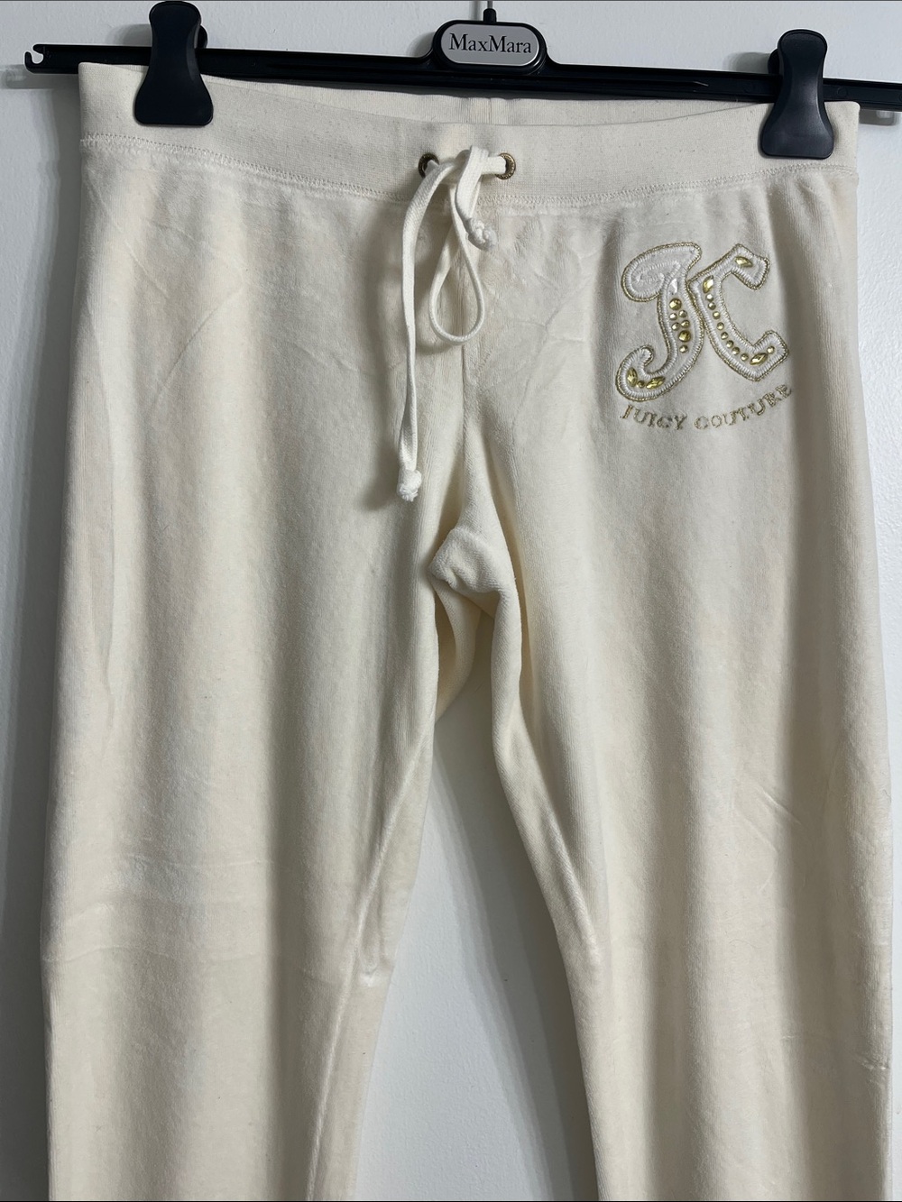 Juicy Couture women’s Cream Velour Logo Sweatpants